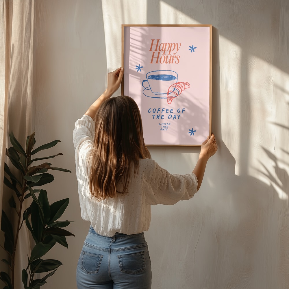 Plakat med kaffe og croissant til Happy Hour