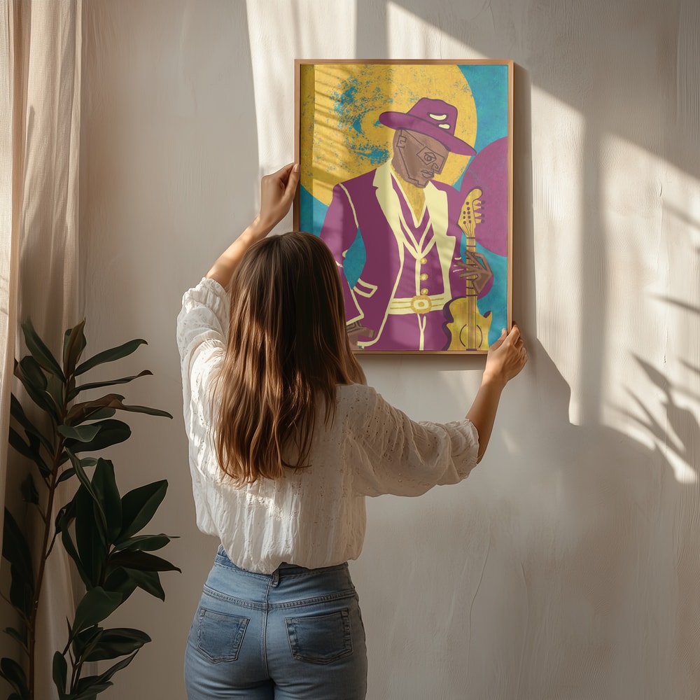 Plakat med guitarist i lilla jakkesæt