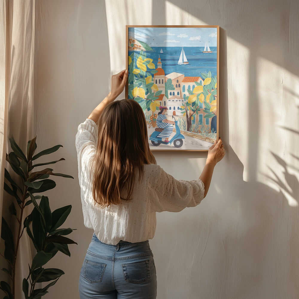 Rejseplakat: kvinde på Amalfikysten, Italien Plakat